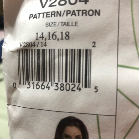 Vogue V2804 wardrobe for summer- pants- skirt- top- dress and jacket all include - Picture 2 of 12